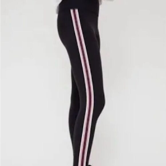 #512 ARITZIA TNA Atmosphere Leggings - Picture 4 of 10